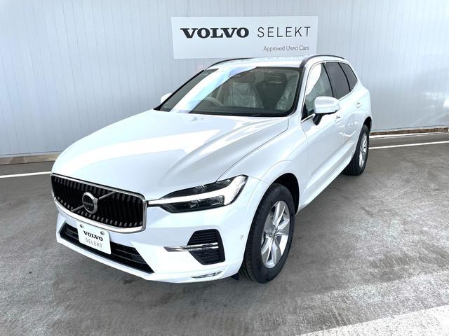 ＸＣ６０ プラス　Ｂ５　登録済未使用車　本革シート　ドリフトウッドパネル　前後シートヒーター　ステアリングヒーター　４ゾーンフルオートエアコン　パイロットアシスト　ＬＥＤライト　グーグルシステム　ダークティンテッドガラス（1枚目）