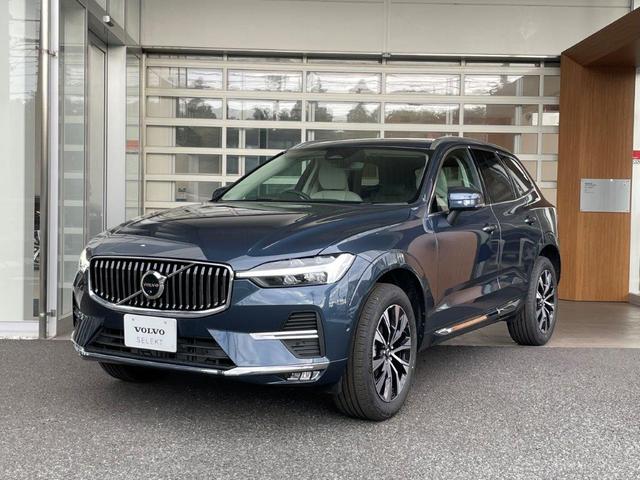 ＸＣ６０ アルティメット　Ｂ５　ＡＷＤ　登録済未使用車　電子制御ＡＷＤシステム　ヘッドアップディスプレイ　パーフォレーテッド／ファインナッパレザー　ＦＲシートヒーター　ハーマンカードンプレミアムサウンド　４ゾーンエアコンディショナー（1枚目）