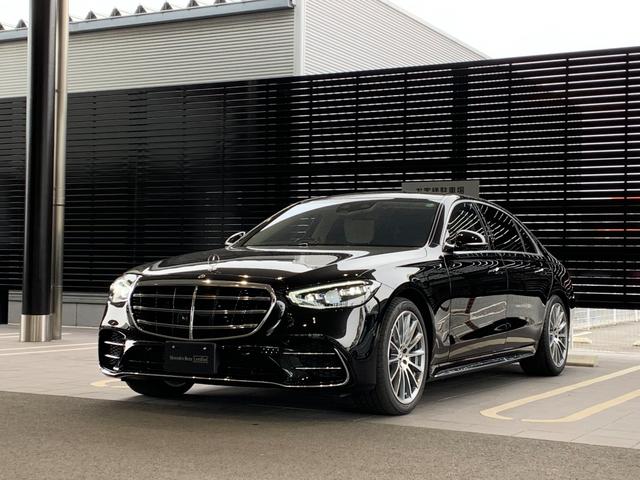 Ｓクラス Ｓ５００　４マチックロング　ＡＭＧライン　４ＷＤ　ＥＴＣ　全周囲カメラ　ナビ　クリアランスソナー　オートクルーズコントロール　レーンアシスト　衝突被害軽減システム　ＡＴ　サンルーフ　スマートキー　アイドリングストップ　電動格納ミラー（1枚目）