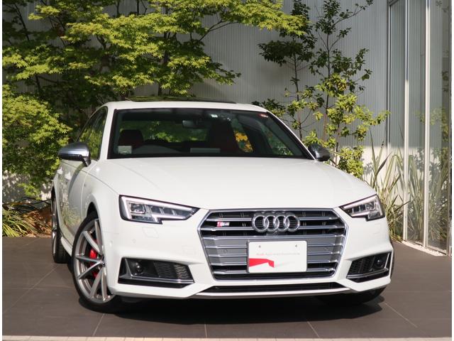 アウディ S4