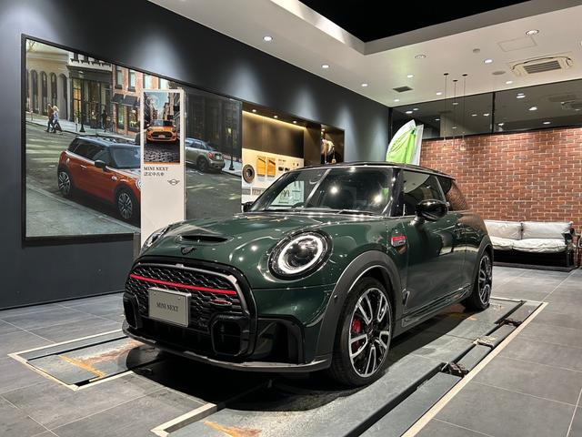 ＭＩＮＩ(ミニ) ＪＣＷ　プレミアムプラスパッケージ　ＪＣＷトリム 中古車画像