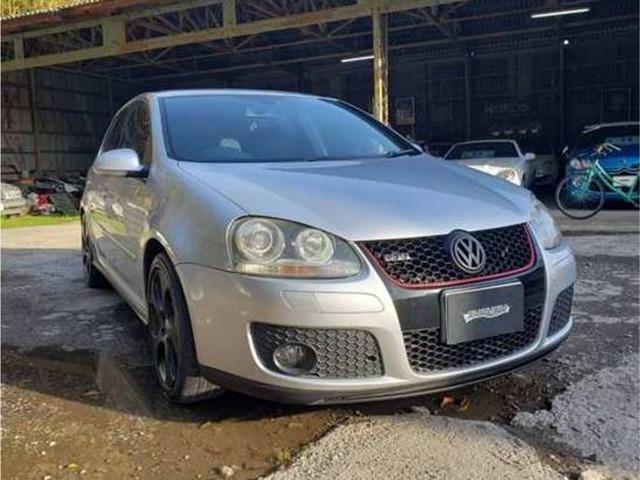 フォルクスワーゲン ゴルフ ＧＴＩ　サンルーフ　頸部衝撃緩和ヘッドレスト　盗難防止装置　過給器設定モデル　キーレス　パワーウインドウ　ガラスルーフ　アルミホイール　フロントフォグランプ　ディスチャージド