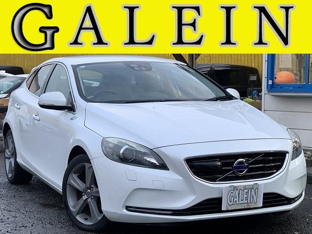 Ｖ４０(ボルボ) Ｔ４　ＳＥ　検２年／ナビ／Ｂカメラ／Ｂｌｕｅｔｏｏｔｈ／ベージュ革／セーフティＰＫＧ／全車速追従機能付きＡＣＣ／ＲＳＩ／ＢＬＩＳ／レーンキープアシスト／電動シート／シートヒーター／ＨＩＤ／ＥＴＣ／禁煙車／関東仕入 中古車画像