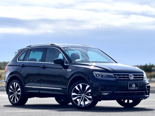 ティグアン(フォルクスワーゲン) TDI 4モーション Rライン ディナウディオ AW付冬タイヤ付属 ディスカバープロ 地デジ 全方位カメラ 黒革シート シートH パワーシート LEDライト デジタルメーター HUD 純正20AW オールインセーフティ 前後純正ドラレコ 禁煙車 中古車画像