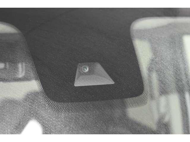 デリカミニ Ｇ　プレミアム　弊社社有車　Ｍナビ　ＴＶ　マイパイロット　バックモニター　サイドカメラ　フロントカメラ　ＬＥＤヘッドライト　４ＷＤ　クルーズコントロール　アルミホイール　シートヒーター　スマートキー　オートエアコン（5枚目）