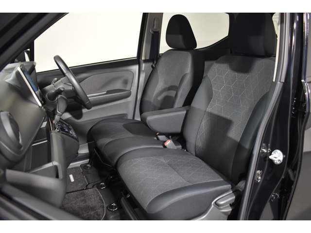 eKクロス G 弊社社有車 Mナビ TV Bカメラ(ミラー) エアバッグ アイスト Sヒーター LED スマートキー クリアランスソナー フルセグTV オートエアコン メモリーナビ バックモニター ナビTV ABS(4枚目)