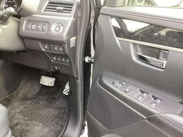 デリカＤ：５ ブラックエディション　カスタム仕様　メモリーナビ　全方位カメラ　禁煙　オートクルーズコントロール　両側自動スライドドア　パワーバックゲート　ＬＥＤヘッドランプ　４ＷＤ　電動シート　スマートキー　全方位カメラ　シートヒーター（10枚目）