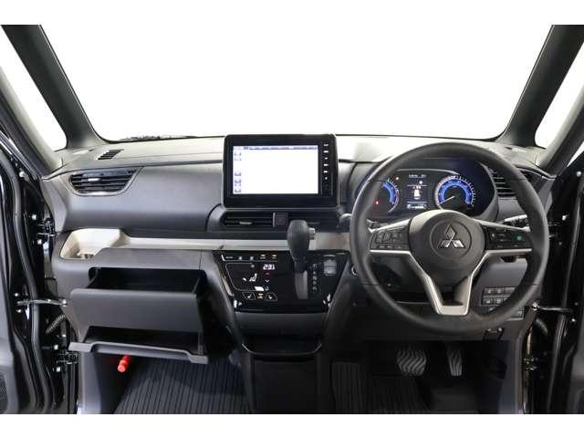 デリカミニ Ｔ　プレミアム　９型ナビ・フルセグＴＶ・全周囲カメラ　フルセグＴＶ　ＬＥＤランプ　クルコン　キーレスエントリー　ＡＢＳ　禁煙　エアバッグ　パワステ　ベンチシート　オートエアコン　ターボ車　フロントカメラ　バックカメラ（3枚目）