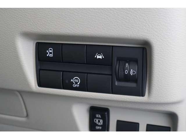 ｅＫスペース Ｇ　オーディオレス・バックカメラ　フルオートエアコン　サイドカーテンエアバック　コーナーセンサー　シートヒーター　インテリキー　アイドリングストップ　盗難防止装置　ベンチシート　両側スライド片側電動（11枚目）