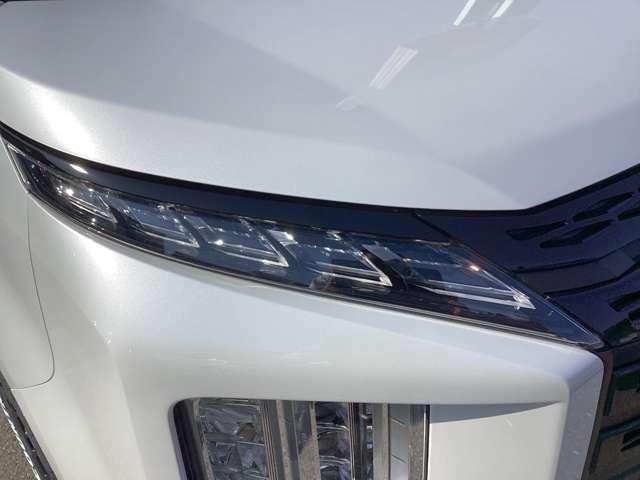 デリカD:5 P 11型ナビ・フルセグTV・バックカメラ 1オーナ Bモニター 地デジ LEDヘッドランプ 記録簿付 DVD再生 ナビTV 禁煙 シートヒーター 4WD 電動シ-ト 寒冷地仕様 メモリナビ ABS 3列(10枚目)