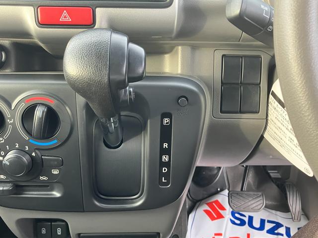 エブリイ PAリミテッド 6型 ナビ(TVレス) USB電源ソケット Bluetooth対応ナビ(TVレス) USB電源ソケット 衝突被害軽減システム オートライトシステム パワーウィンドー キーレスエントリー アイドリングストップシステム 盗難抑止システム(12枚目)