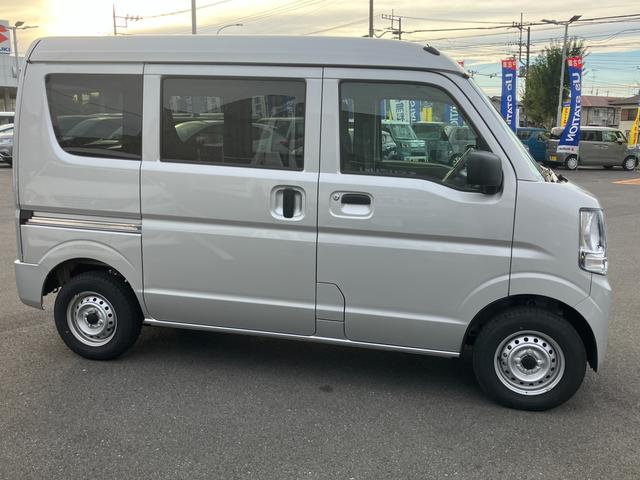 エブリイ PAリミテッド 6型 ナビ(TVレス) USB電源ソケット Bluetooth対応ナビ(TVレス) USB電源ソケット 衝突被害軽減システム オートライトシステム パワーウィンドー キーレスエントリー アイドリングストップシステム 盗難抑止システム(69枚目)