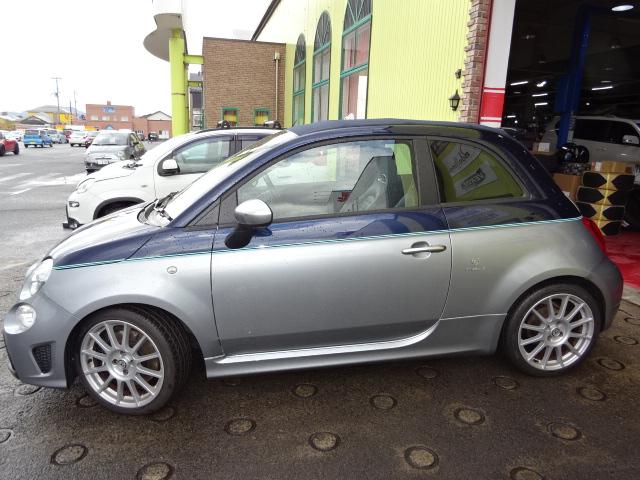 アバルト６９５Ｃ リヴァーレ ベースグレード　日本限定６５台　アクラポビッチマフラー付（4枚目）