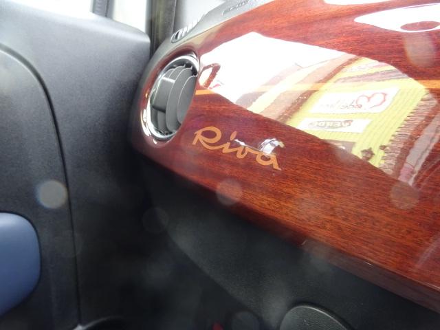 アバルト６９５Ｃ リヴァーレ ベースグレード　日本限定６５台　アクラポビッチマフラー付（11枚目）