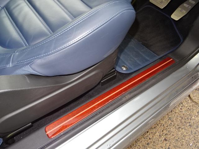 アバルト６９５Ｃ リヴァーレ ベースグレード　日本限定６５台　アクラポビッチマフラー付（13枚目）