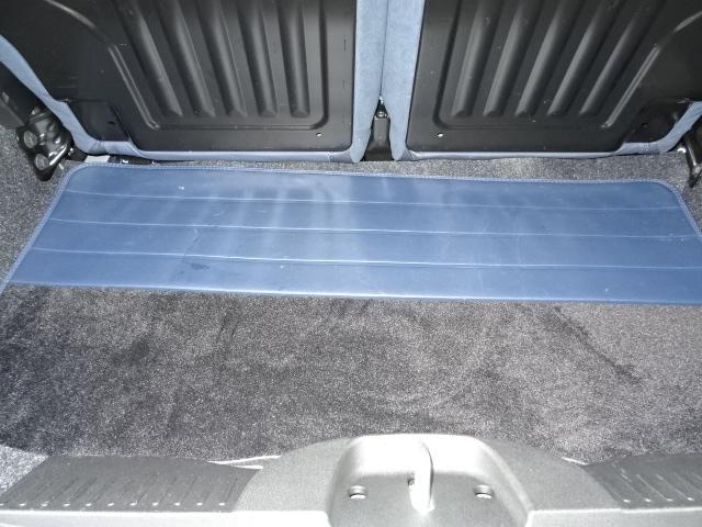 アバルト６９５Ｃ リヴァーレ ベースグレード　日本限定６５台　アクラポビッチマフラー付（15枚目）