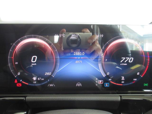 B200d AMGレザーエクスクルーシブパッケージ 赤/黒本革シート 本革ステアリング パノラミックスライディングルーフ カーボン調インテリア 10スピーカー ヘッドアップディスプレイ 64色アンビエントライト レーダーセーフティパッケージ(39枚目)