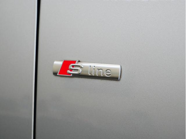 2.0TFSIクワトロ Sラインパッケージ 認定中古車 ファインナッパレザーシート バックカメラ パーキングセンサー 純正HDDナビ キセノンヘッドライト(11枚目)