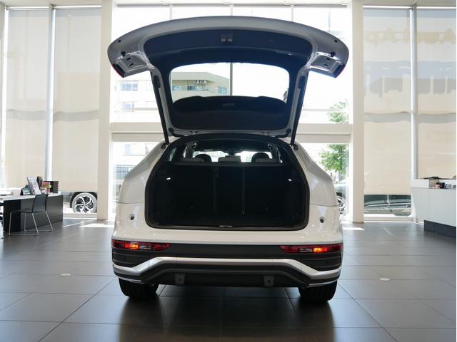 Ｑ５スポーツバック ４０ＴＤＩクワトロ　Ｓライン　認定中古車　ＳＬＩＮＥプラスパッケージ　ファインナッパレザー／ダイヤモンドステッチ　２０インチアルミホイール　アコースティックガラス（フロントサイド）　ステアリングヒーター　スマホインターフェース（18枚目）