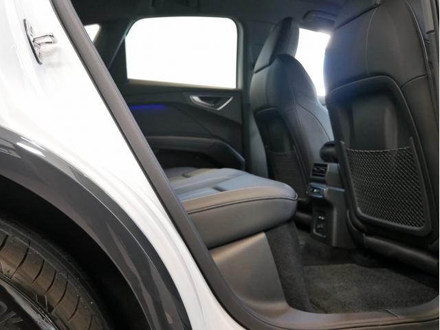 Ｑ４スポーツバック ｅ－トロン ４０ｅ－トロン　アドバンスド　認定中古車　ａｄｖａｎｃｅｄインテリアプラスパッケージ　マトリクスＬＥＤヘッドライト　パーシャルレザー　アンビエントライト　シートヒーター　オートマチックテールゲート　スマホインターフェース（13枚目）