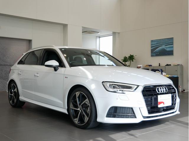 Ａ３ スポーツバック３０ＴＦＳＩ　スポーツ　認定中古車　ＳＬＩＮＥダイナミックリミテッド　（３７５台限定車）　アシスタンスパッケージ　Ａｕｄｉｓｐｏｒｔ１８インチアルミホイール　ＴＶ　マトリクスＬＥＤヘッドライト　バーチャルコックピット（9枚目）
