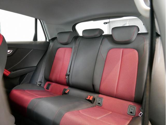 Ｑ２ ３０ＴＦＳＩスポーツ　認定中古車　ハッシュタグパッション　（３００台限定車）　アシスタンスパッケージ　ナビゲーションパッケージ　オートマチックテールゲート　Ａｕｄｉｓｐｏｒｔ１９インチアルミホイール　スマホインターフェース（16枚目）