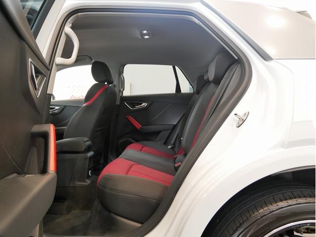 Ｑ２ ３０ＴＦＳＩスポーツ　認定中古車　ハッシュタグパッション　（３００台限定車）　アシスタンスパッケージ　ナビゲーションパッケージ　オートマチックテールゲート　Ａｕｄｉｓｐｏｒｔ１９インチアルミホイール　スマホインターフェース（17枚目）