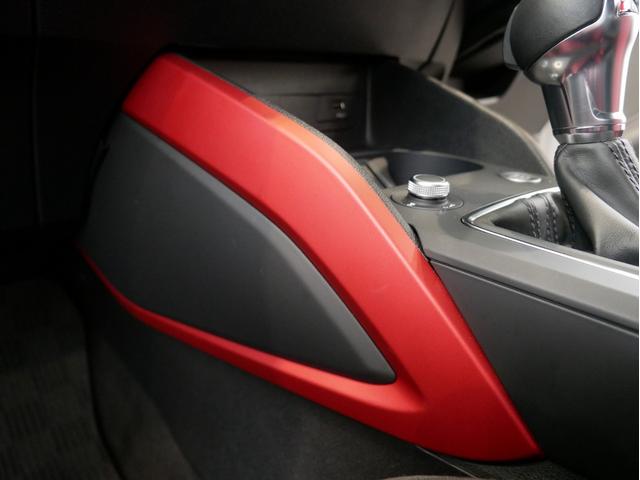 Ｑ２ ３０ＴＦＳＩスポーツ　認定中古車　ハッシュタグパッション　（３００台限定車）　アシスタンスパッケージ　ナビゲーションパッケージ　オートマチックテールゲート　Ａｕｄｉｓｐｏｒｔ１９インチアルミホイール　スマホインターフェース（48枚目）