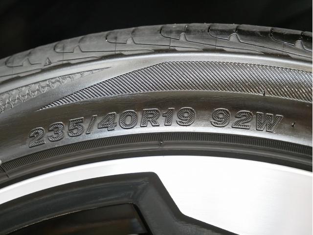 Ｑ２ ３０ＴＦＳＩスポーツ　認定中古車　ハッシュタグパッション　（３００台限定車）　アシスタンスパッケージ　ナビゲーションパッケージ　オートマチックテールゲート　Ａｕｄｉｓｐｏｒｔ１９インチアルミホイール　スマホインターフェース（54枚目）