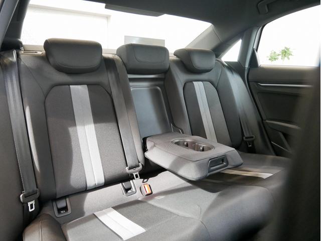 ホールド性が高く、ほどよく固いシートは長時間乗車も快適に過ごす事ができます