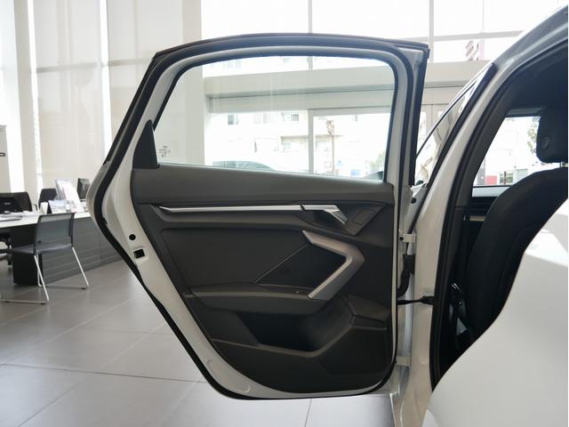 ドアを閉めた際の音も計算されています。