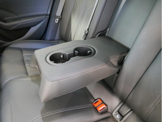 Ａ５ ＴＦＳＩ　１１０ｋＷ　認定中古車　ＳＬＩＮＥパッケージ　テクノロジーパッケージプロ　ライティングパッケージ　アンビエントライト　プライバシーガラス　アコースティックガラス（フロントサイド）ＭＭＩパッセンジャーディスプレイ（18枚目）