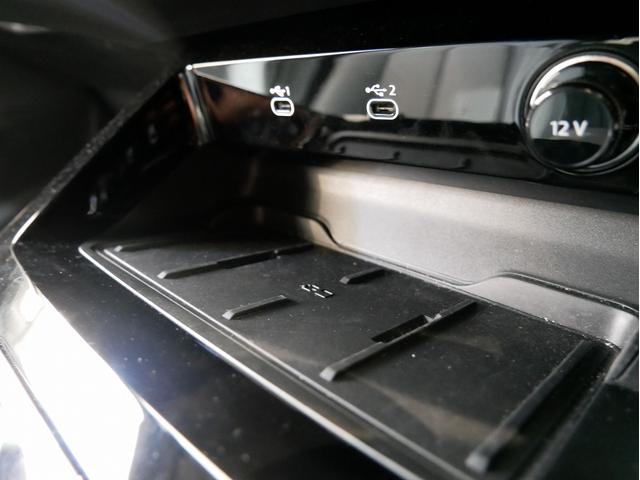 Ａ５ ＴＦＳＩ　１１０ｋＷ　認定中古車　ＳＬＩＮＥパッケージ　テクノロジーパッケージプロ　ライティングパッケージ　アンビエントライト　プライバシーガラス　アコースティックガラス（フロントサイド）ＭＭＩパッセンジャーディスプレイ（39枚目）