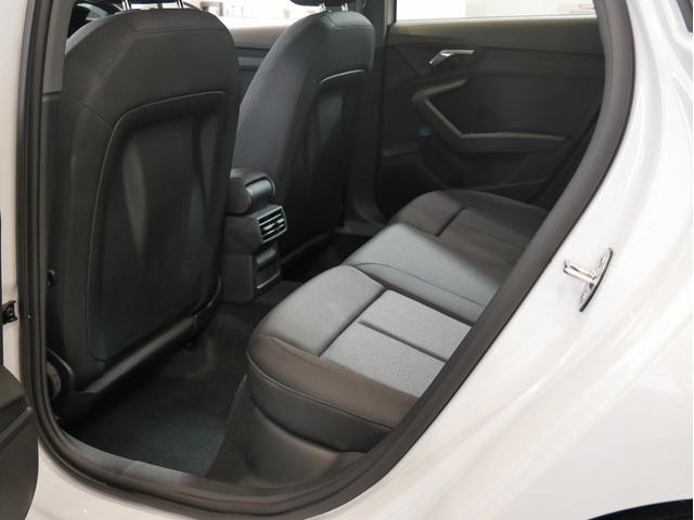 A3 スポーツバック30TFSI 認定中古車 コンビニエンス&アシスタンスパッケージ ナビゲーションパッケージ アドバンストキー シートヒーター アダプティブクルーズコントロール サイドアシスト TVチューナー 48VMHEV(17枚目)