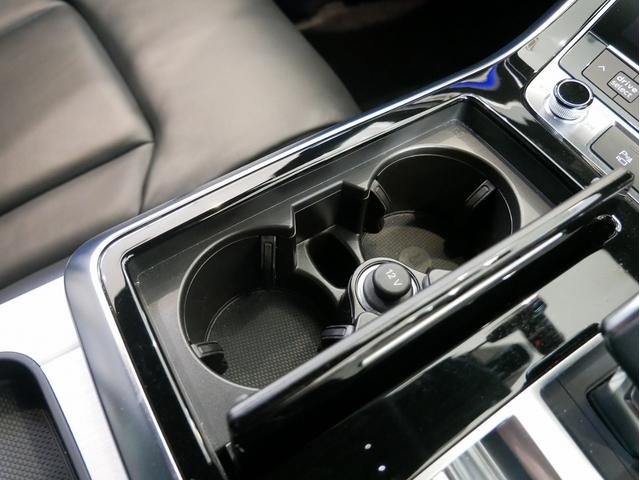 Ｑ７ ５５ＴＦＳＩクワトロ　Ｓライン　認定中古車　ＳＬＩＮＥ　７シーターパッケージ　バルコナレザーシート　アウディドライブセレクト　エアサスペンション　マトリクスＬＥＤヘッドライト　シートメモリー　４ゾーンオートマチックエアコン　ＴＶ（30枚目）