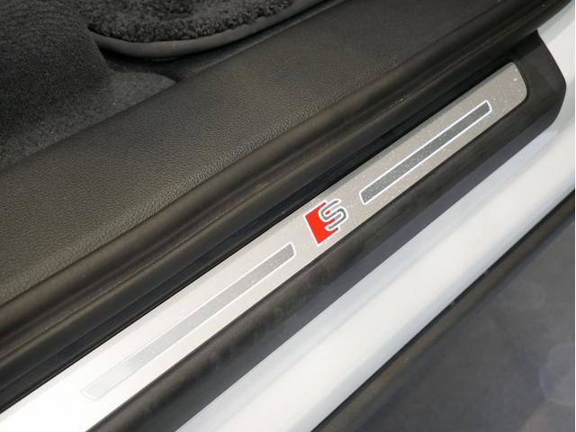 Ｑ７ ５５ＴＦＳＩクワトロ　Ｓライン　認定中古車　ＳＬＩＮＥ　７シーターパッケージ　バルコナレザーシート　アウディドライブセレクト　エアサスペンション　マトリクスＬＥＤヘッドライト　シートメモリー　４ゾーンオートマチックエアコン　ＴＶ（64枚目）