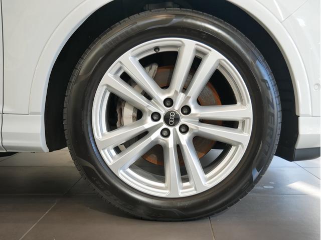 Ｑ７ ５５ＴＦＳＩクワトロ　Ｓライン　認定中古車　ＳＬＩＮＥ　７シーターパッケージ　バルコナレザーシート　アウディドライブセレクト　エアサスペンション　マトリクスＬＥＤヘッドライト　シートメモリー　４ゾーンオートマチックエアコン　ＴＶ（66枚目）