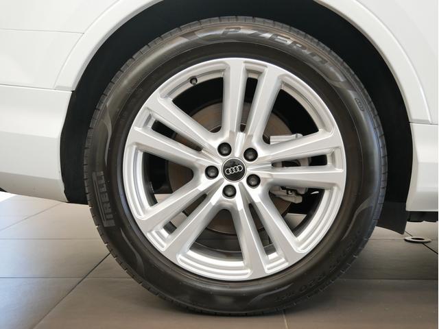 Ｑ７ ５５ＴＦＳＩクワトロ　Ｓライン　認定中古車　ＳＬＩＮＥ　７シーターパッケージ　バルコナレザーシート　アウディドライブセレクト　エアサスペンション　マトリクスＬＥＤヘッドライト　シートメモリー　４ゾーンオートマチックエアコン　ＴＶ（67枚目）