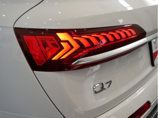 Ｑ７ ５５ＴＦＳＩクワトロ　Ｓライン　認定中古車　ＳＬＩＮＥ　７シーターパッケージ　バルコナレザーシート　アウディドライブセレクト　エアサスペンション　マトリクスＬＥＤヘッドライト　シートメモリー　４ゾーンオートマチックエアコン　ＴＶ（77枚目）