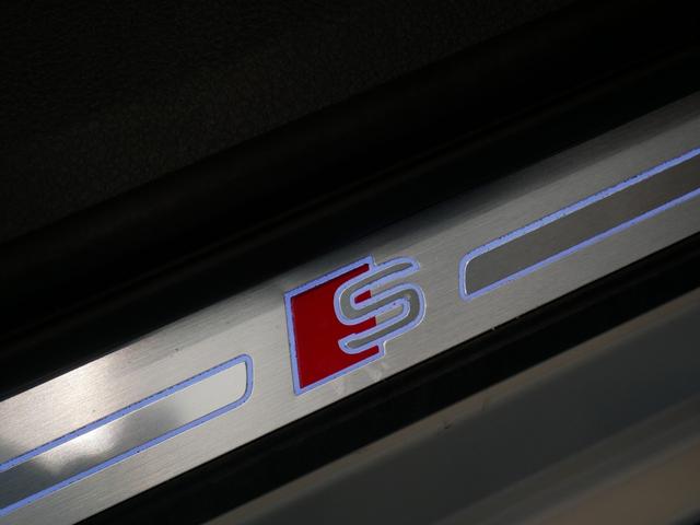 e-トロン 55クワトロ Sライン 認定中古車 サイレンスパッケージ バーチャルエクステリアミラー プライバシーガラス アコースティックガラス Bang&Olufsen3Dサウンドシステム パワークロージングドア TVチューナー(62枚目)