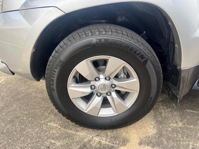 ランドクルーザープラド TX ランドクルーザープラド2.7XT・4WD・サンルーフ・ETC・バックカメラ・サイドバイザー・サイドステップ・HDDナビ・レザー調シートカバー・リヤハードカバー・(6枚目)