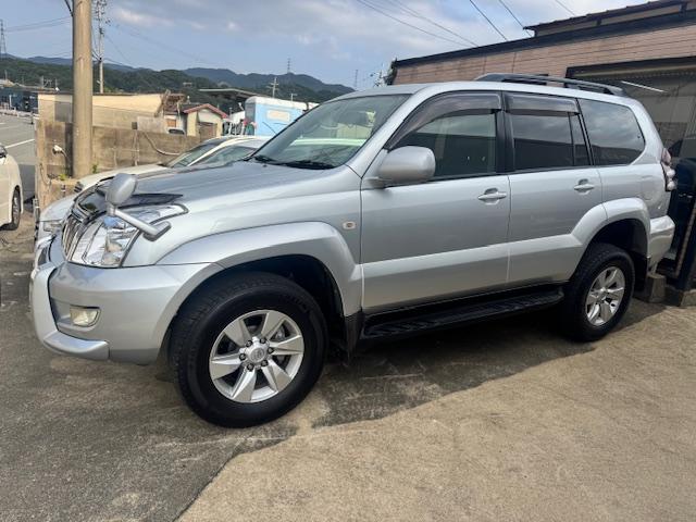 ランドクルーザープラド TX ランドクルーザープラド2.7XT・4WD・サンルーフ・ETC・バックカメラ・サイドバイザー・サイドステップ・HDDナビ・レザー調シートカバー・リヤハードカバー・(8枚目)