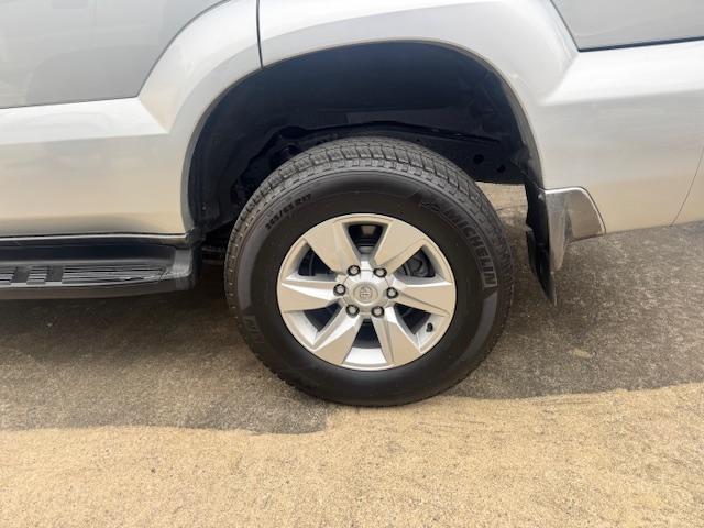 ランドクルーザープラド TX ランドクルーザープラド2.7XT・4WD・サンルーフ・ETC・バックカメラ・サイドバイザー・サイドステップ・HDDナビ・レザー調シートカバー・リヤハードカバー・(9枚目)