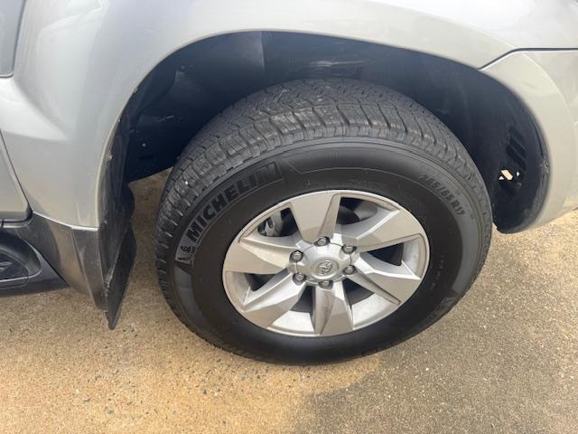 ランドクルーザープラド TX ランドクルーザープラド2.7XT・4WD・サンルーフ・ETC・バックカメラ・サイドバイザー・サイドステップ・HDDナビ・レザー調シートカバー・リヤハードカバー・(19枚目)