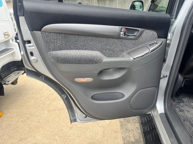 ランドクルーザープラド TX ランドクルーザープラド2.7XT・4WD・サンルーフ・ETC・バックカメラ・サイドバイザー・サイドステップ・HDDナビ・レザー調シートカバー・リヤハードカバー・(23枚目)