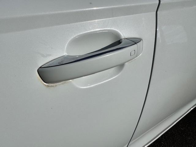 隣接自社整備工場完備！！安心の３カ月３０００ｋｍの無料保証もお付けしております！！