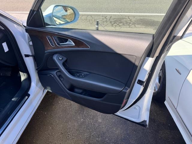 隣接自社整備工場完備！！社外部品の取り付けも承ります！！