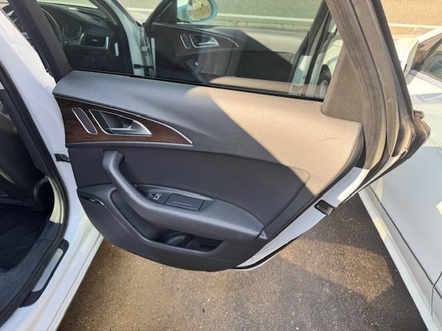 隣接自社整備工場完備！！社外部品の取り付けも承ります！！