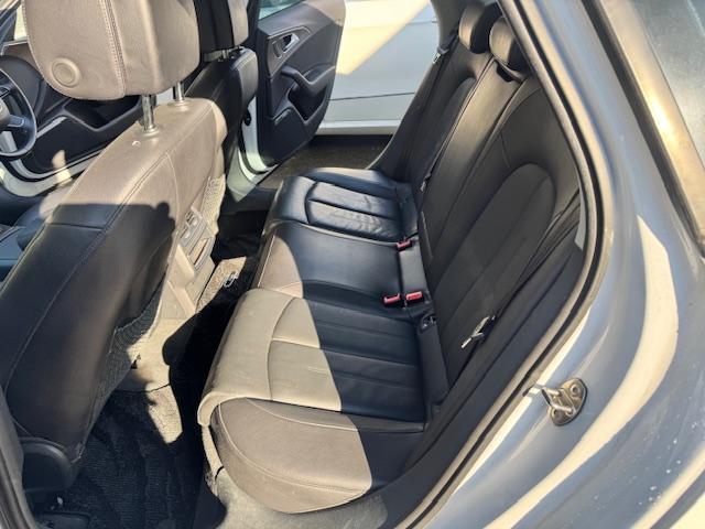 隣接自社整備工場完備！！安心の３カ月３０００ｋｍの無料保証もお付けしております！！