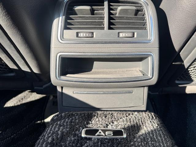 隣接自社整備工場完備！！安心の３カ月３０００ｋｍの無料保証もお付けしております！！